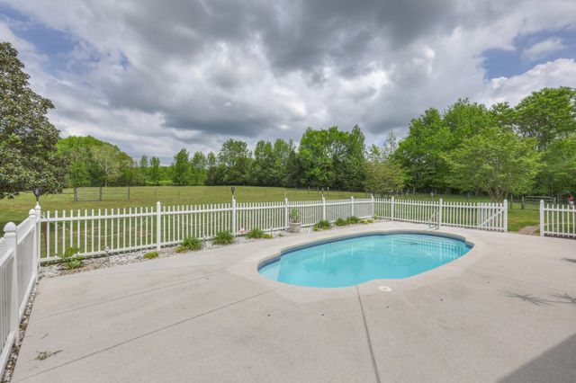 590 Allisona Rd, Eagleville, TN 37060
