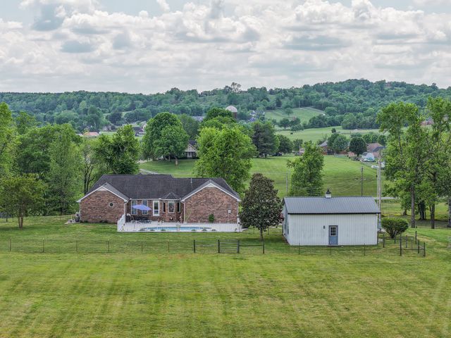 590 Allisona Rd, Eagleville, TN 37060