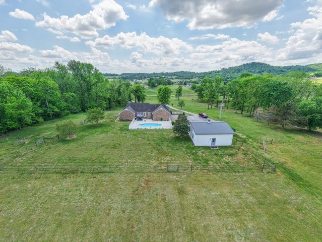 590 Allisona Rd, Eagleville, TN 37060