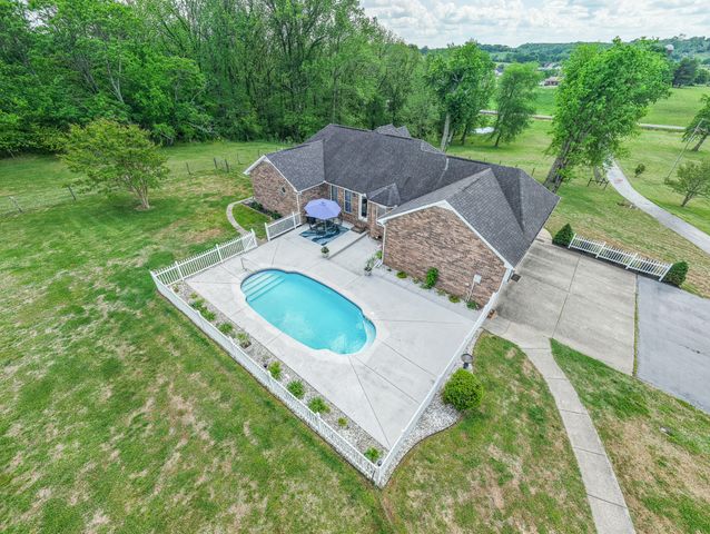 590 Allisona Rd, Eagleville, TN 37060