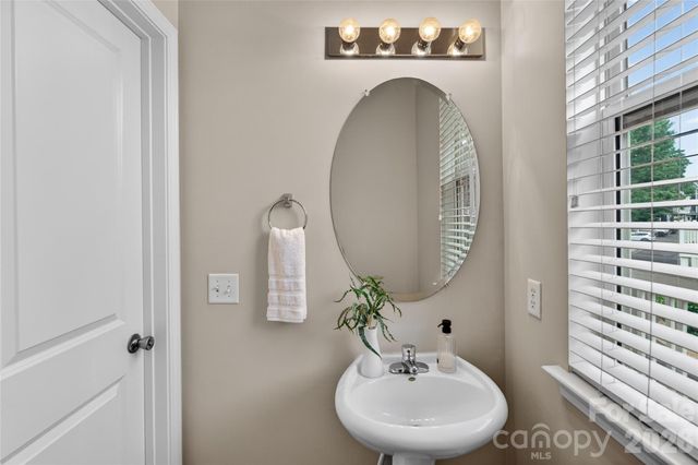 1508 Walnut View Drive, Charlotte, NC 28208