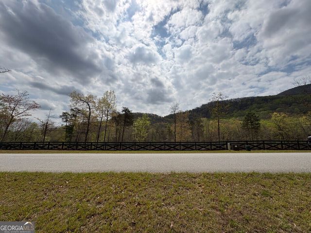 21 Yonah Lake Drive, Sautee Nacoochee, GA 30571