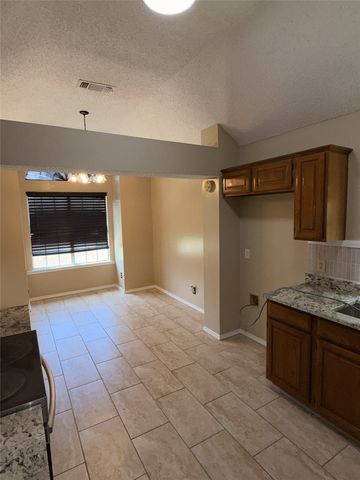 961 Grasswood Court, Arlington, TX 76017