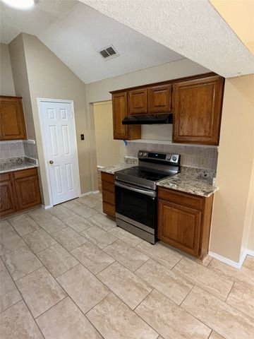 961 Grasswood Court, Arlington, TX 76017