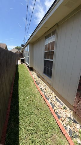 961 Grasswood Court, Arlington, TX 76017