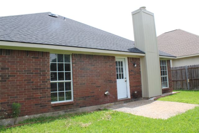 961 Grasswood Court, Arlington, TX 76017