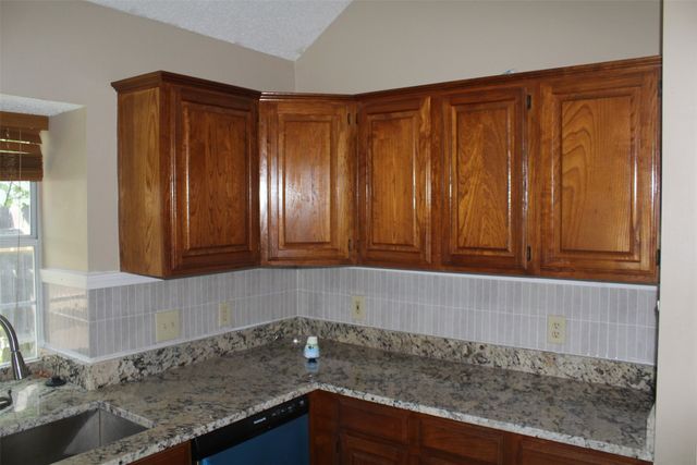961 Grasswood Court, Arlington, TX 76017