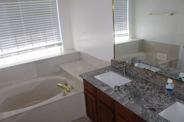 961 Grasswood Court, Arlington, TX 76017