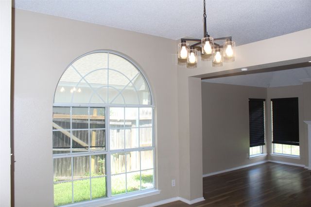 961 Grasswood Court, Arlington, TX 76017