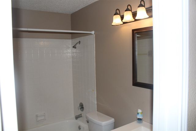 961 Grasswood Court, Arlington, TX 76017