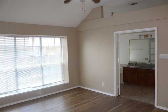 961 Grasswood Court, Arlington, TX 76017