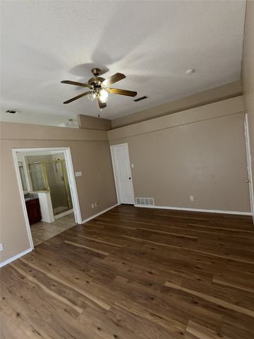 961 Grasswood Court, Arlington, TX 76017