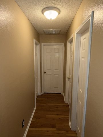 961 Grasswood Court, Arlington, TX 76017