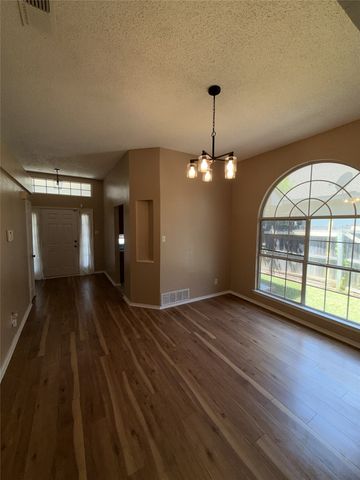 961 Grasswood Court, Arlington, TX 76017