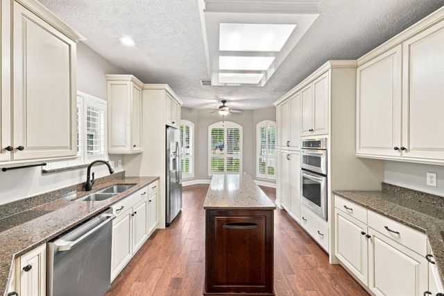 7935 S Wellington Court, Houston, TX 77055