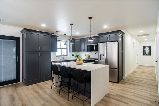 1820 W 11th St, Patterson Twp, PA 15010