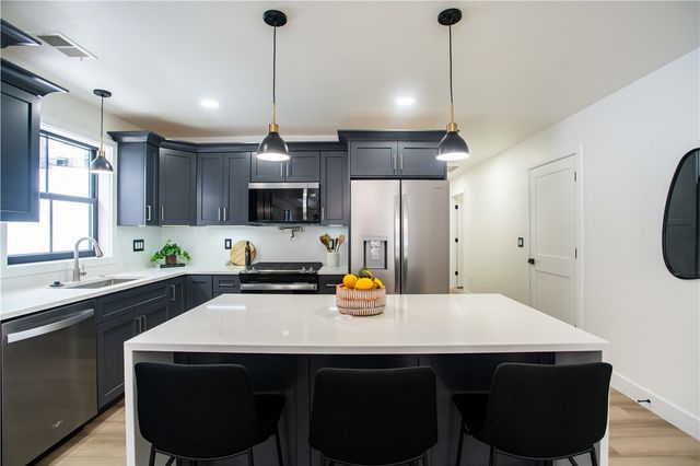 1820 W 11th St, Patterson Twp, PA 15010