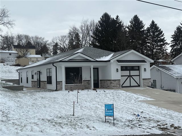 1820 W 11th St, Patterson Twp, PA 15010