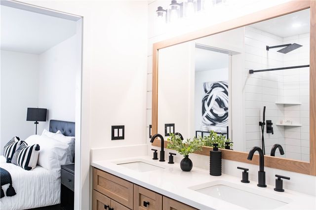 1820 W 11th St, Patterson Twp, PA 15010