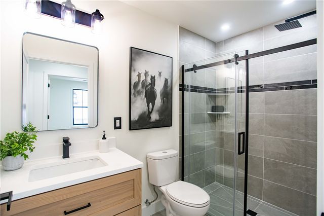 1820 W 11th St, Patterson Twp, PA 15010