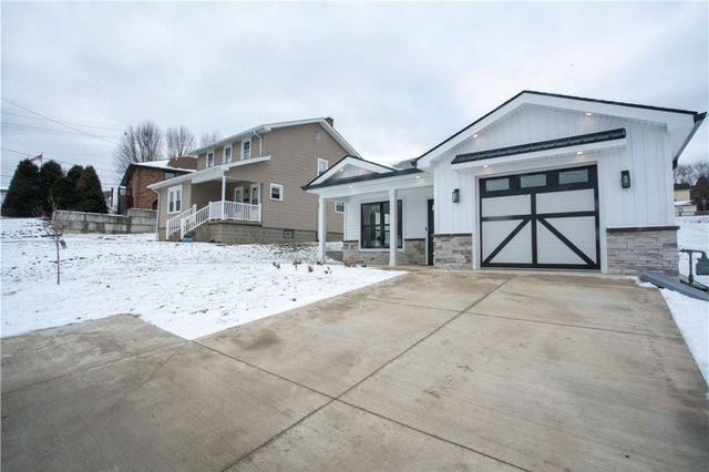 1820 W 11th St, Patterson Twp, PA 15010