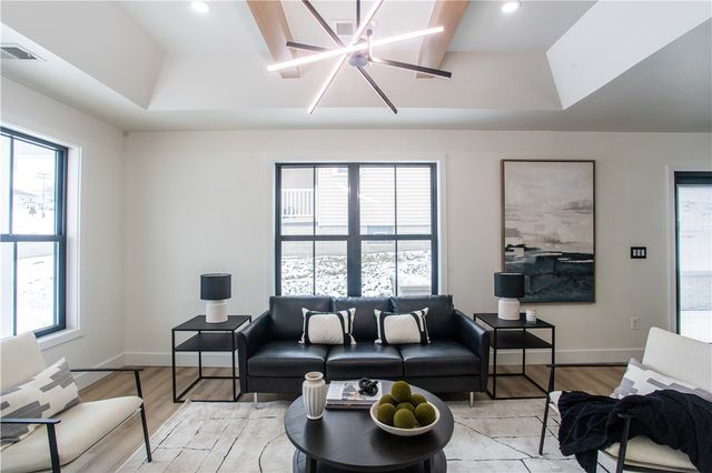 1820 W 11th St, Patterson Twp, PA 15010