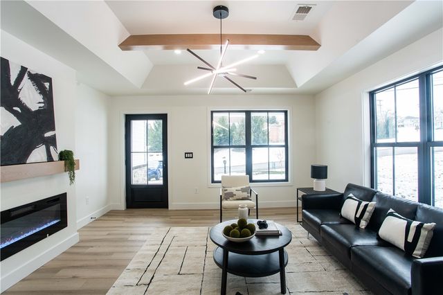 1820 W 11th St, Patterson Twp, PA 15010