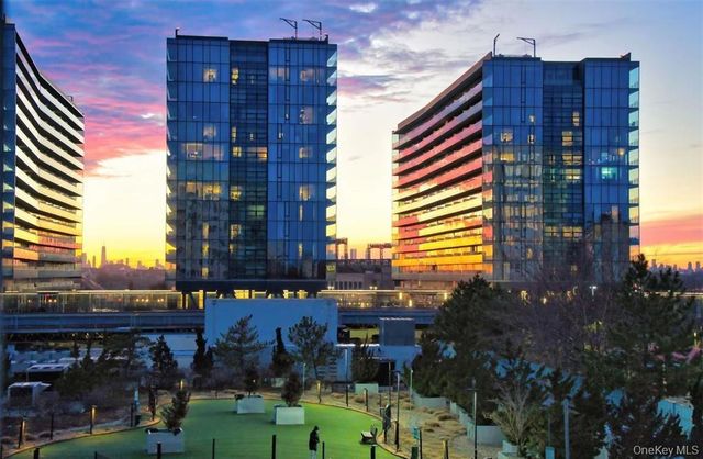 131-03 40th Road 16D, Flushing, NY 11354