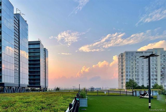 131-03 40th Road 16D, Flushing, NY 11354