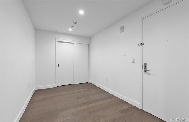 131-03 40th Road 16D, Flushing, NY 11354