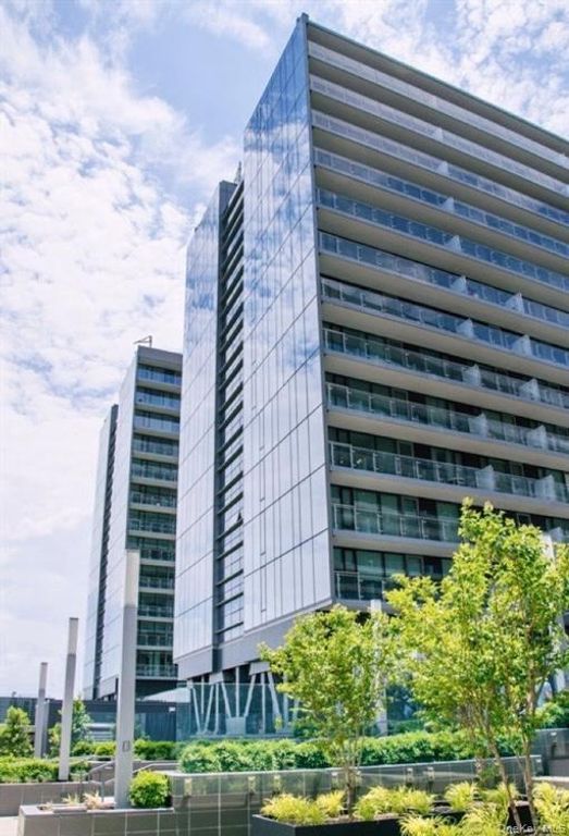 131-03 40th Road 16D, Flushing, NY 11354