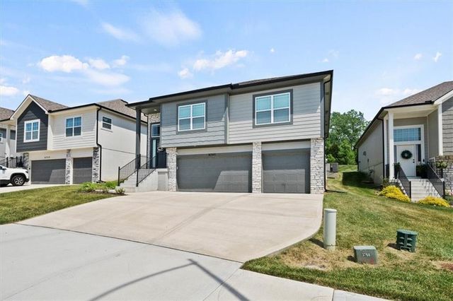 6745 Prairie Lane, Parkville, MO 64152