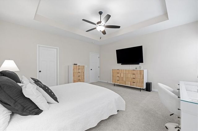 6745 Prairie Lane, Parkville, MO 64152