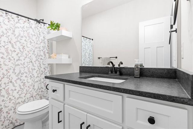 6745 Prairie Lane, Parkville, MO 64152