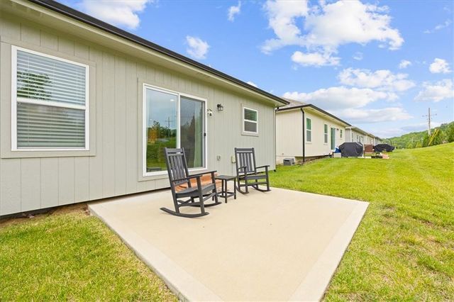 6745 Prairie Lane, Parkville, MO 64152