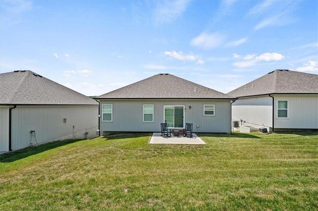 6745 Prairie Lane, Parkville, MO 64152