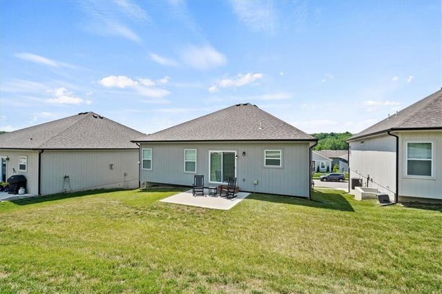 6745 Prairie Lane, Parkville, MO 64152