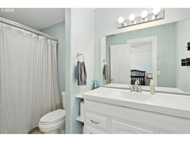 438 Nw ROSELAWN St, Stevenson, WA 98648