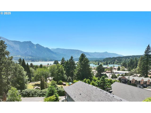 438 Nw ROSELAWN St, Stevenson, WA 98648