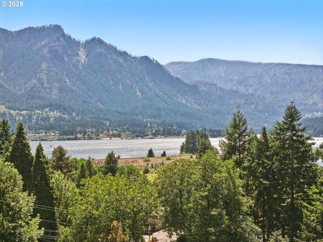 438 Nw ROSELAWN St, Stevenson, WA 98648