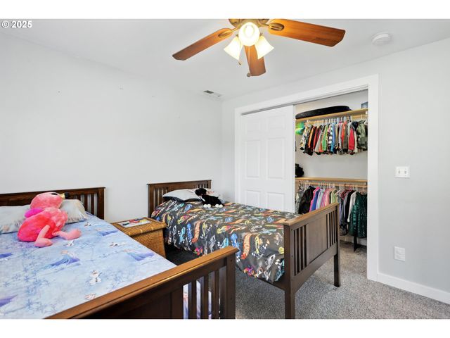 438 Nw ROSELAWN St, Stevenson, WA 98648