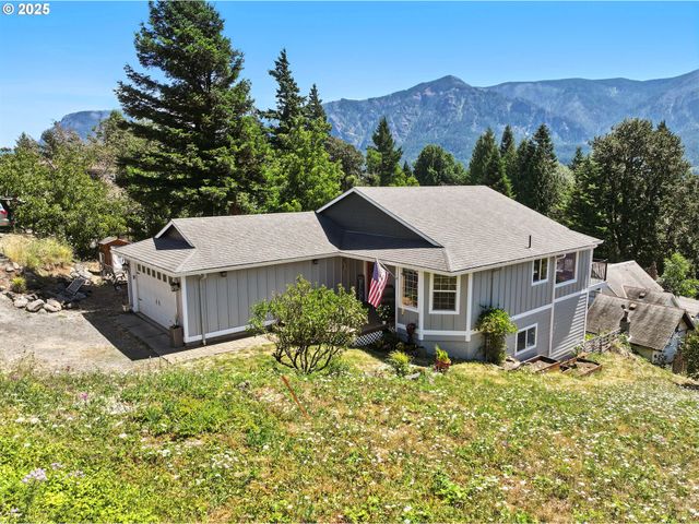 438 Nw ROSELAWN St, Stevenson, WA 98648