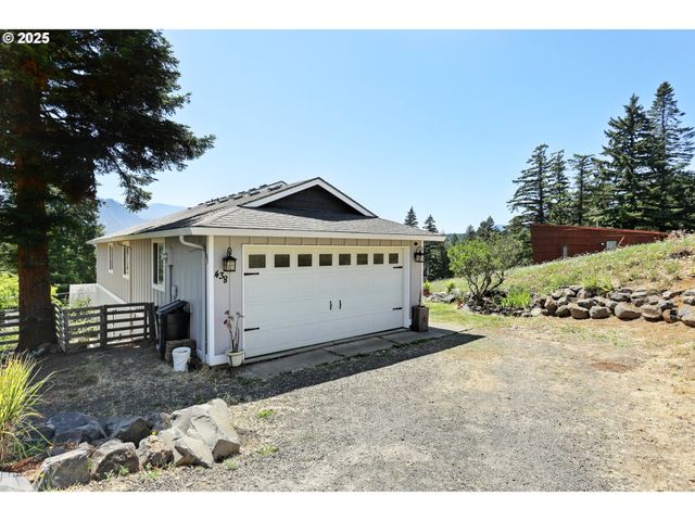 438 Nw ROSELAWN St, Stevenson, WA 98648