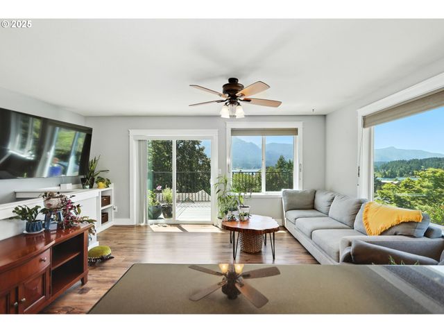 438 Nw ROSELAWN St, Stevenson, WA 98648