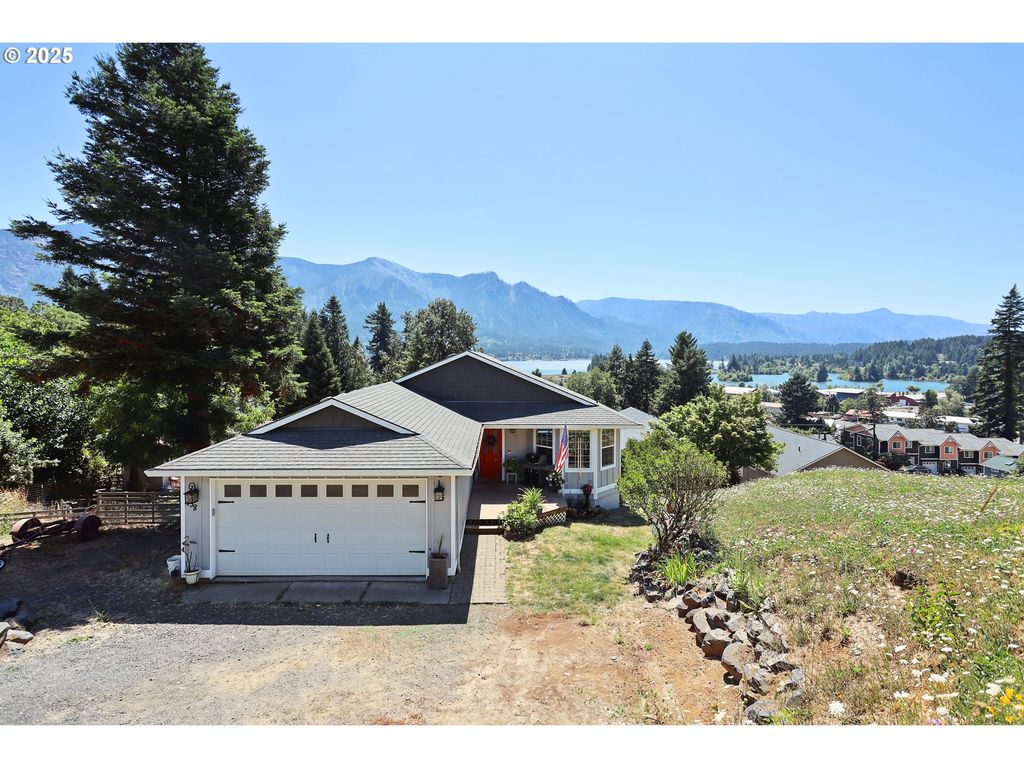 438 Nw ROSELAWN St, Stevenson, WA 98648