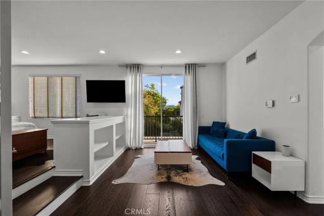 7417 Darnoch Way, West Hills, CA 91307