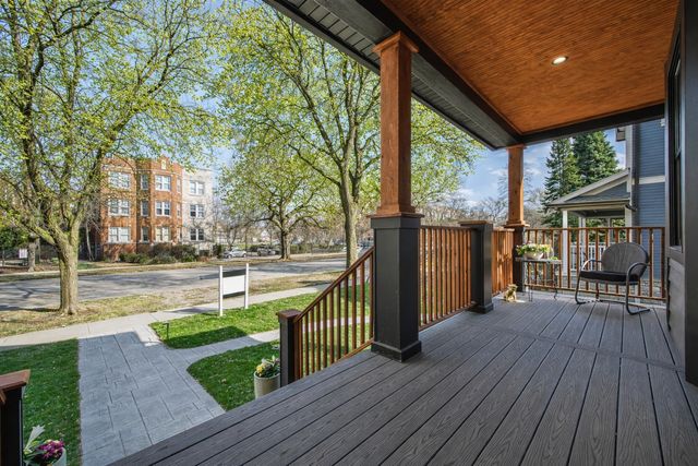 3846 N Kedvale Avenue, Chicago, IL 60641