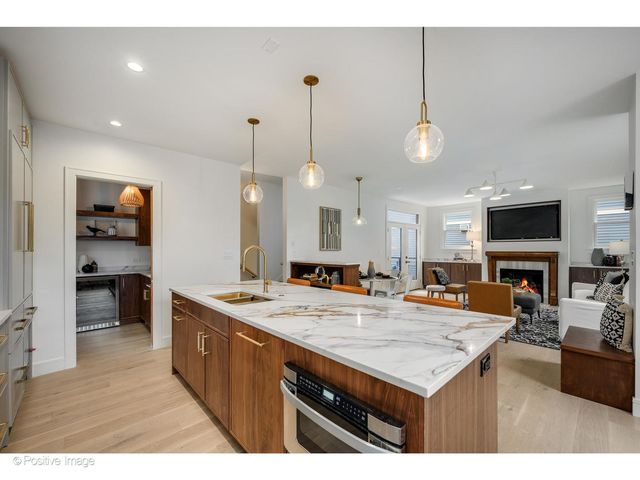 3846 N Kedvale Avenue, Chicago, IL 60641