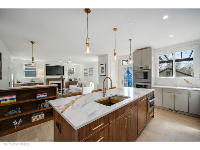 3846 N Kedvale Avenue, Chicago, IL 60641