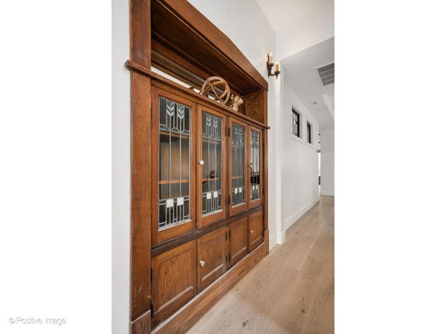 3846 N Kedvale Avenue, Chicago, IL 60641